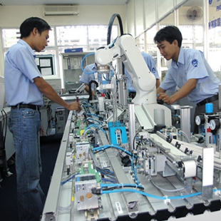Kỹ sư Điện Tử Công Nghiệp