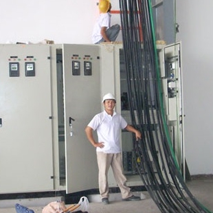 Kỹ sư Kỹ Thuật Lắp Đặt Điện và Điều Khiển Trong Công Nghiệp