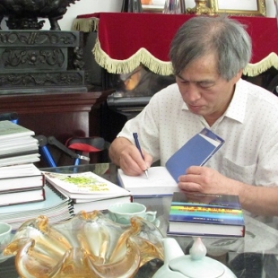 Tiến sĩ Lưu trữ học