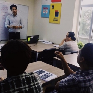 Thạc sỹ Toán Hình học và Topo