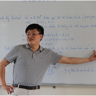 Tiến sĩ Toán giải tích