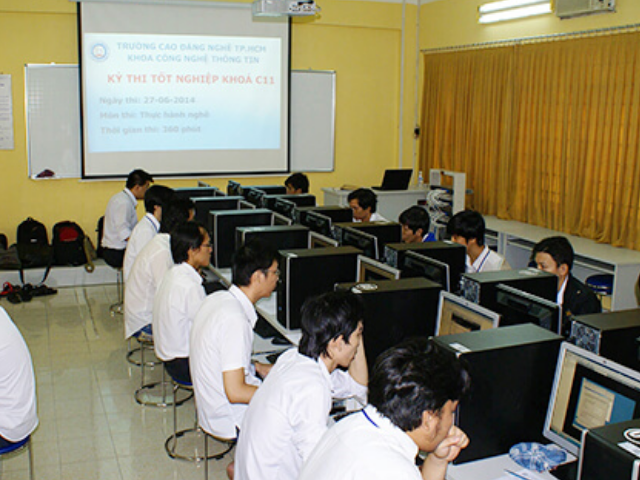  Kỹ sư thực hành Công nghệ ô tô