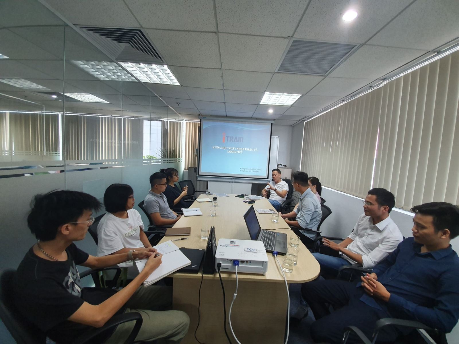 Xuất nhập khẩu và Logistics tổng quan
