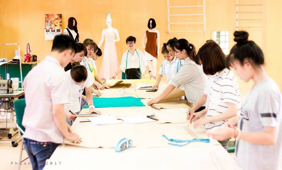  Học nghề may và thiết kế thời trang