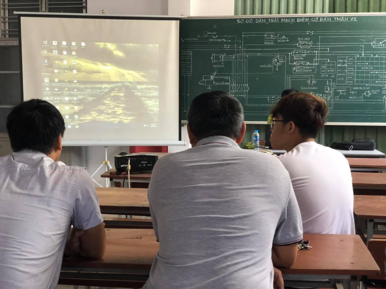 Cử nhân thực hành Kỹ thuật sửa chữa, lắp ráp máy tính