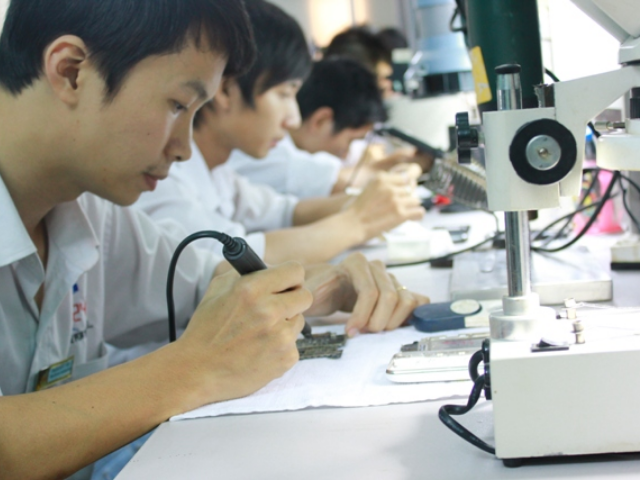 Trung cấp Sửa chữa, lắp ráp máy tính