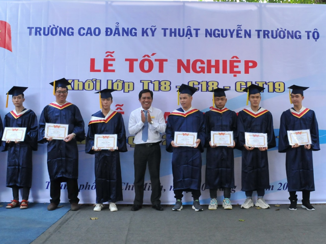Trung cấp Hàn