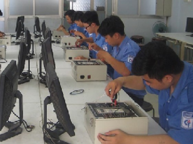 Kỹ sư thực hành Quản trị mạng máy tính