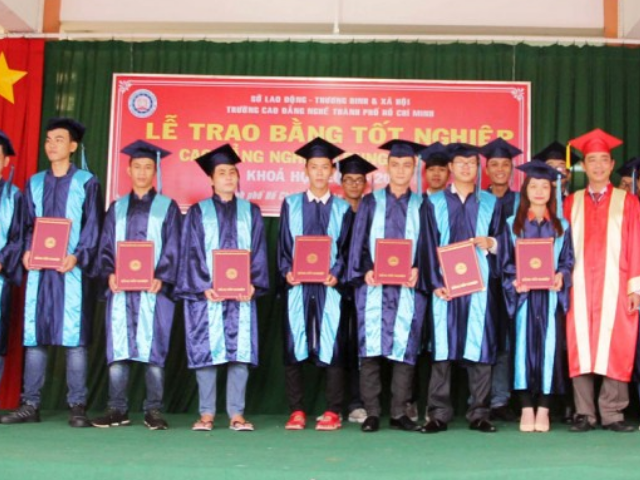 Trung cấp Quản trị mạng máy tính