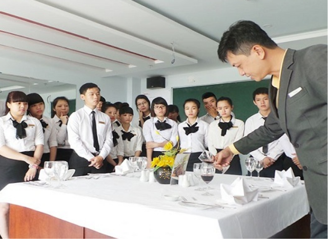 Cử nhân thực hành Quản trị nhà hàng