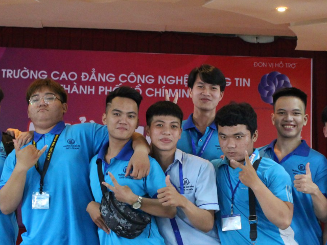 Kỹ sư thực hành Thiết kế đồ họa