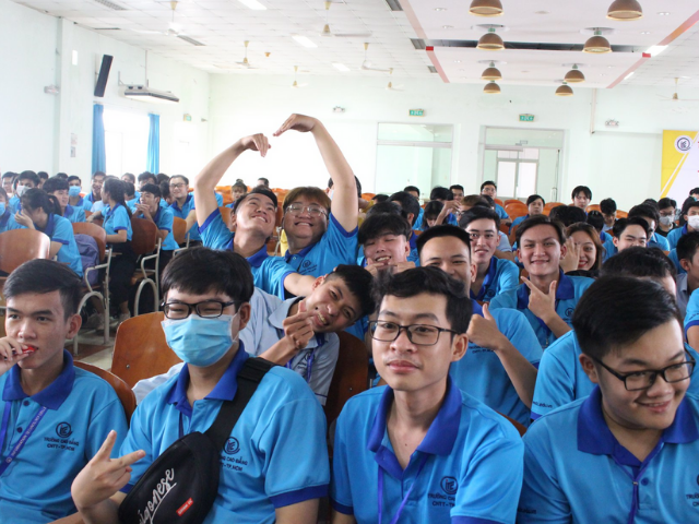 Kỹ sư thực hành Thiết kế đồ họa