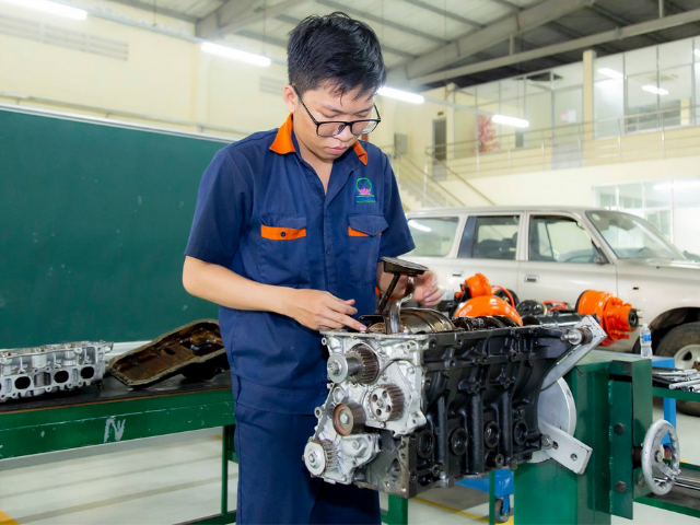 Kỹ sư thực hành Điện tử công nghiệp