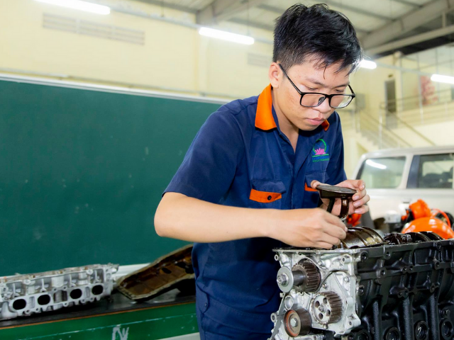 Kỹ sư thực hành Điện tử công nghiệp
