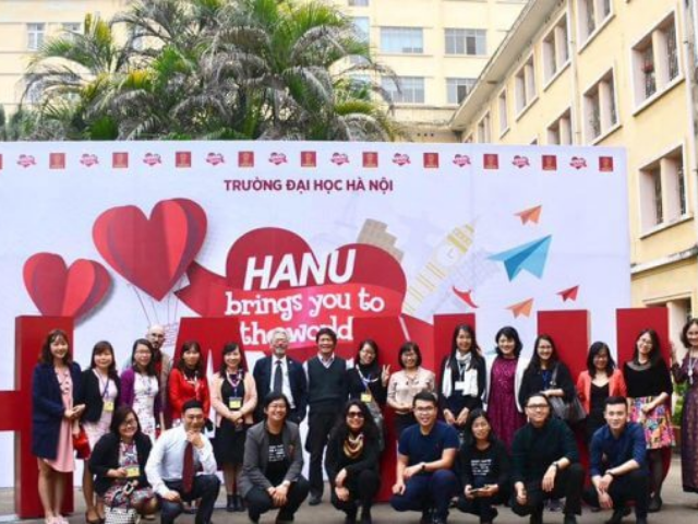 Cử nhân Truyền thông doanh nghiệp