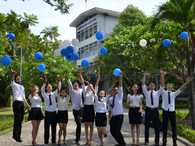 Cử nhân Kỹ thuật xây dựng dân dụng và công nghiệp (chương trình CLC)