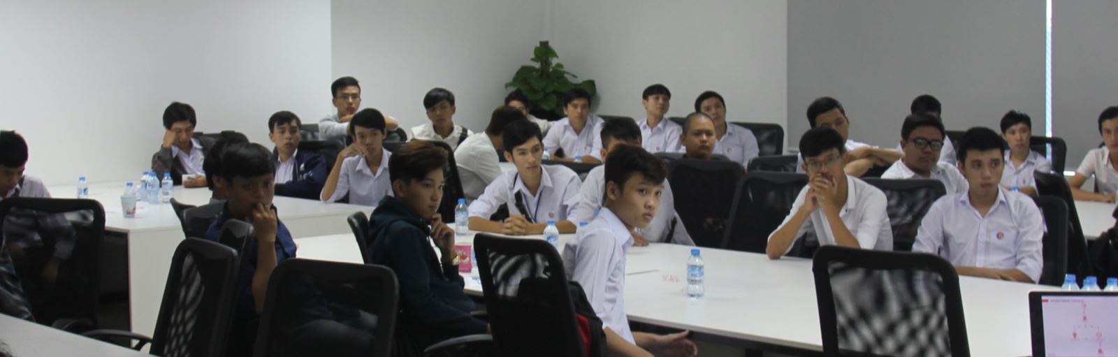 Trung cấp Tin học ứng dụng