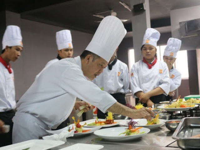 Cử nhân thực hành Kỹ thuật chế biến món ăn