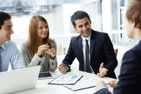 Những bạn trẻ trở thành cử nhân quản trị kinh doanh