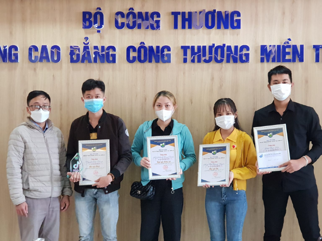 Kỹ sư thực hành Thiết kế đồ họa