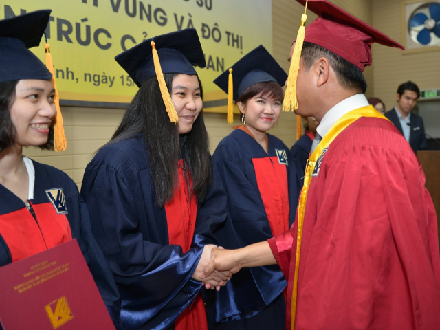 Cử nhân Thiết kế thời trang