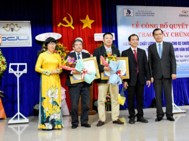 Cử nhân thực hành Công nghệ kỹ thuật Điện-Điện tử