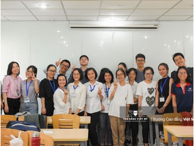 Cử nhân thực hành Phiên dịch tiếng Nhật kinh tế thương mại