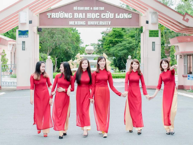 Cử nhân Ngôn ngữ Anh