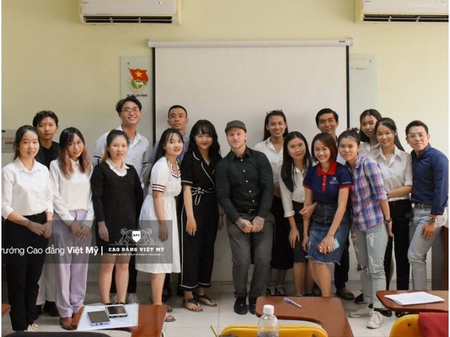 Cử nhân thực hành Phiên dịch tiếng Anh thương mại