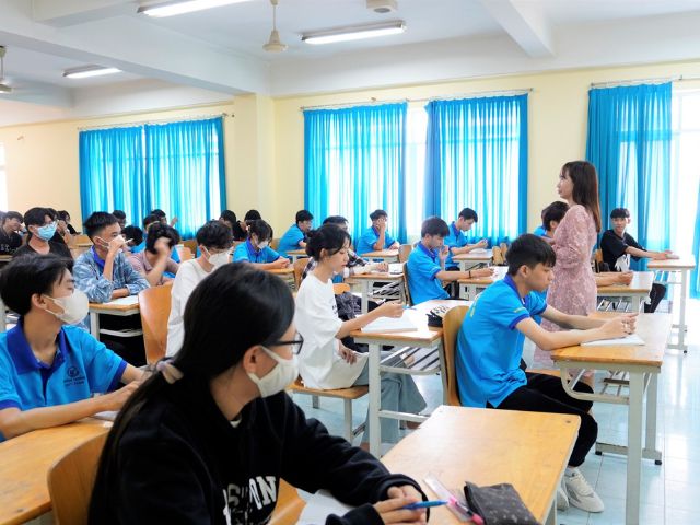 Cử nhân thực hành Kinh doanh Xuất nhập khẩu
