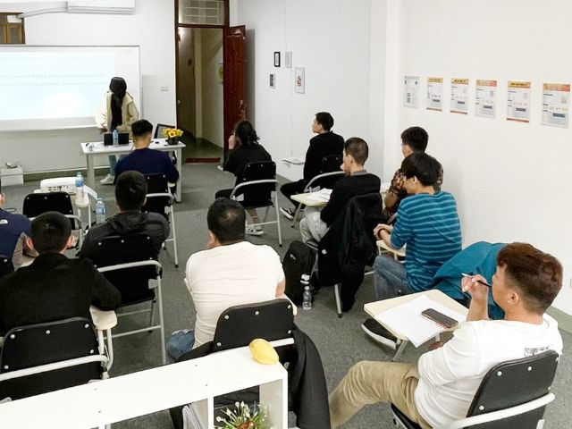 Khóa học PTE 30 (Dành cho học viên yếu nền Tiếng Anh)