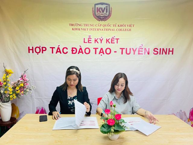 Trung cấp Tiếng Anh