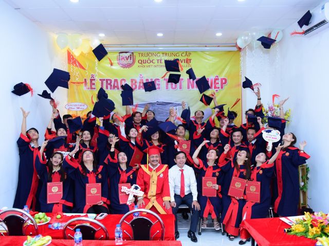 Trung cấp Tiếng Anh