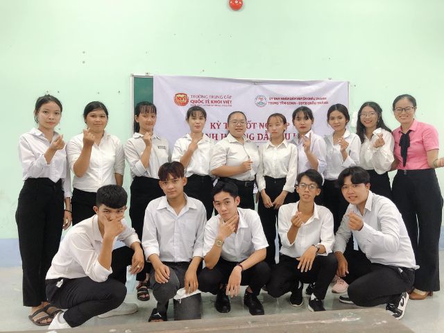 Trung cấp Tiếng Anh