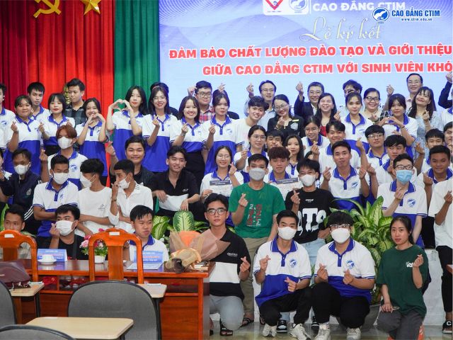 Cử nhân thực hành Tiếng Anh