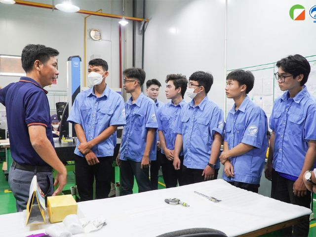 Cử nhân thực hành Công nghệ Kỹ thuật cơ khí