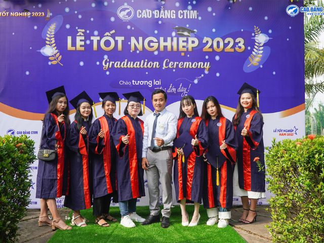 Cử nhân thực hành Tiếng Anh