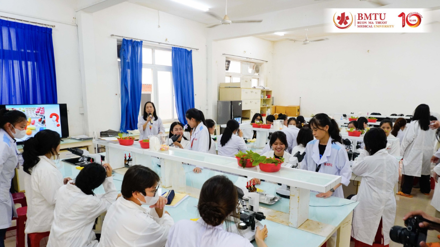 Cử nhân Dược học