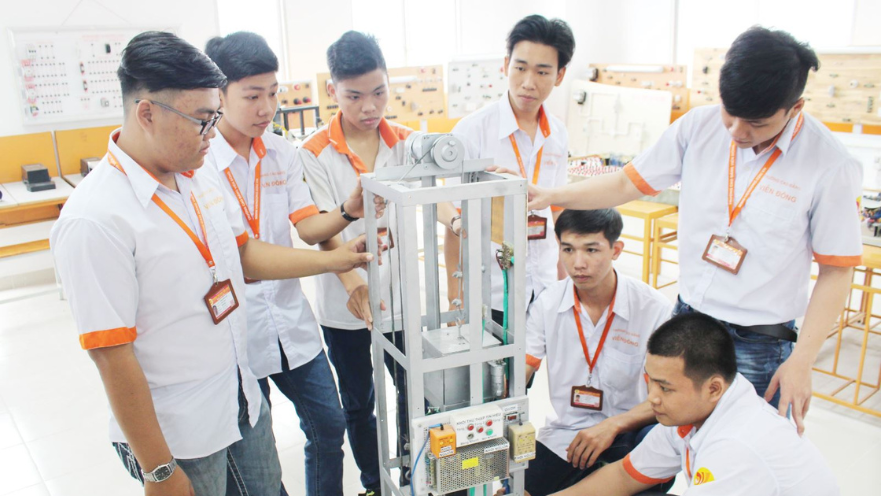 Kỹ sư thực hành Công nghệ kỹ thuật Điện-Điện tử