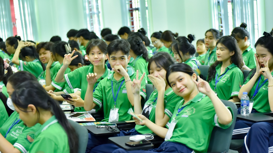 Cử nhân Công nghệ sinh học