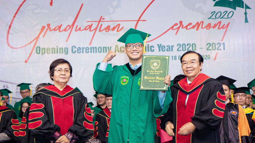 Cử nhân Công nghệ sinh học