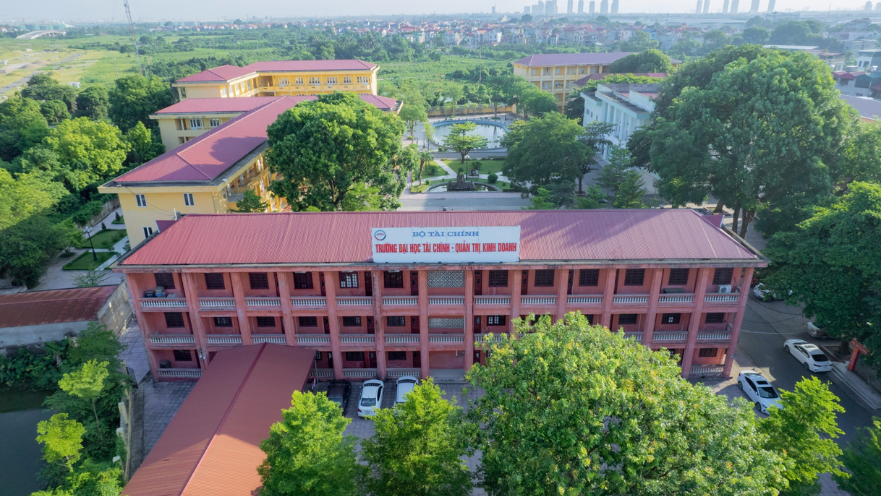 Cử nhân Quản trị kinh doanh