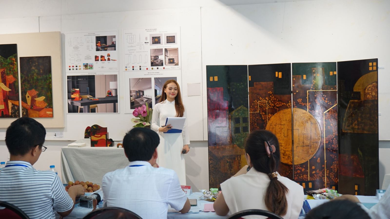 Cử nhân Hội họa sơn mài 