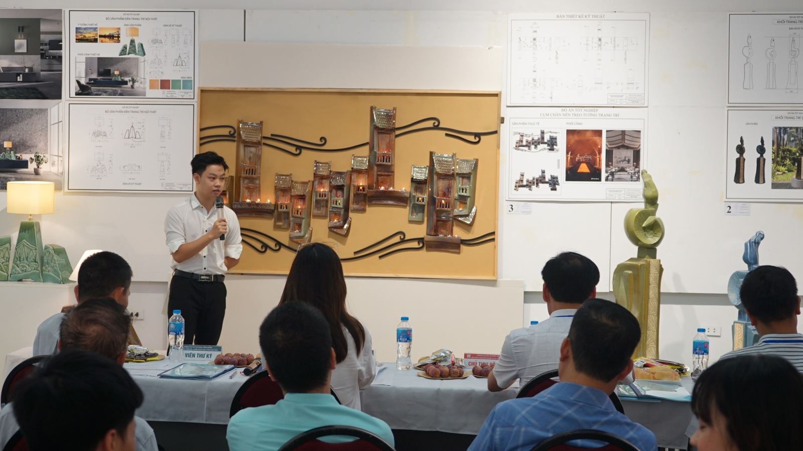 Cử nhân Hội họa sơn mài 