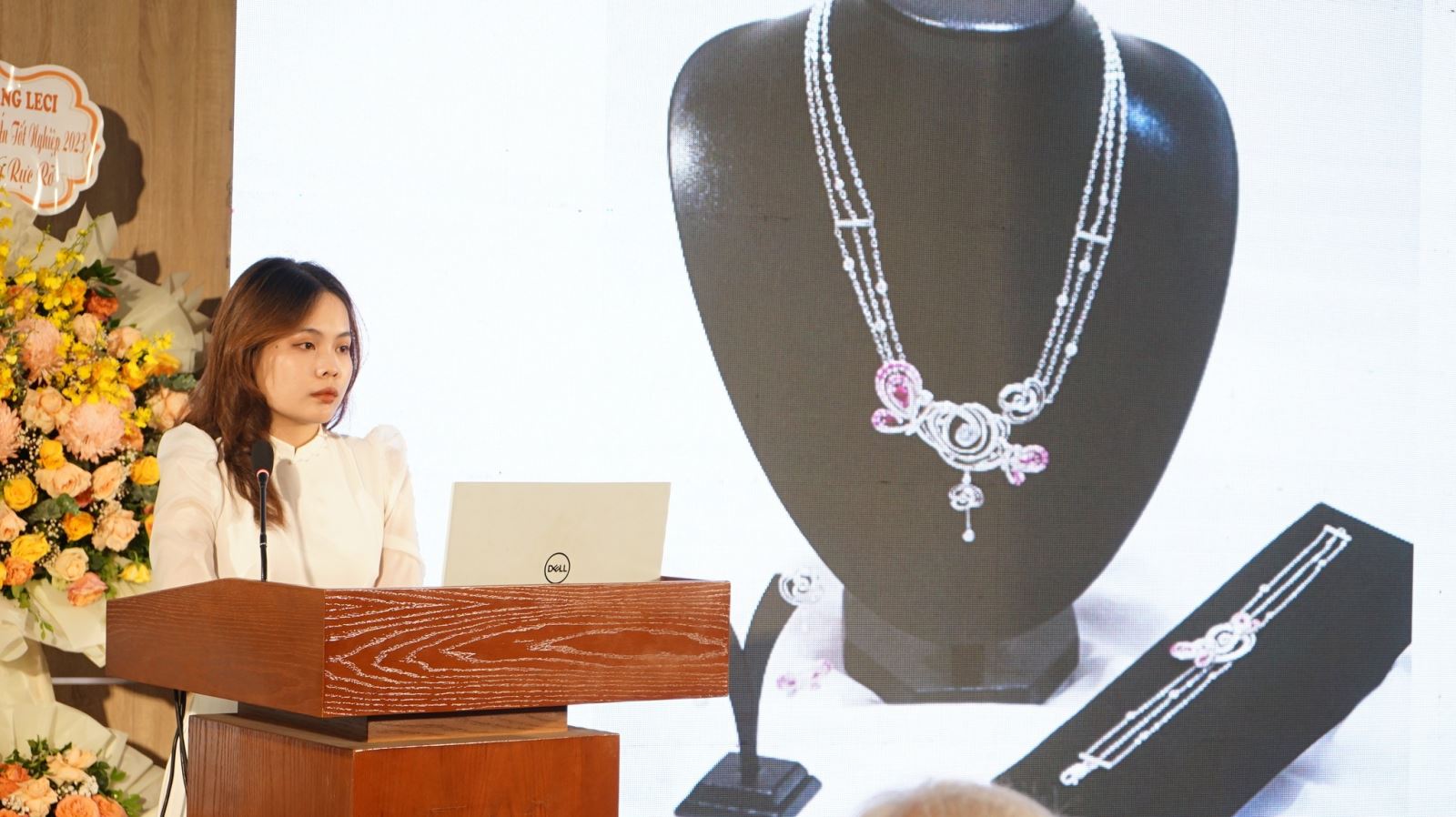 Cử nhân Thiết kế kim loại 
