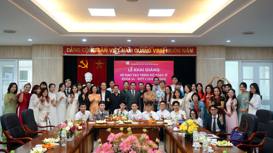 Cử nhân Thiết kế trang trí dệt