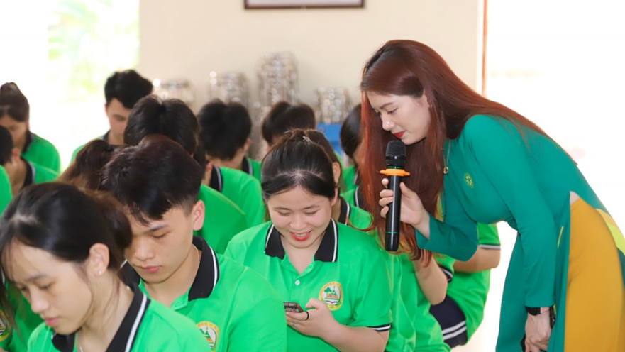 Cử nhân Ngôn ngữ Anh