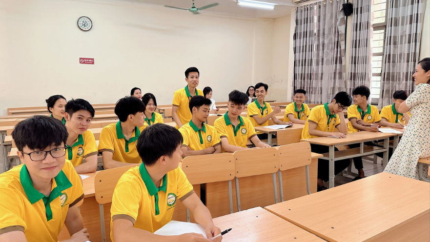 Cử nhân Ngôn ngữ Anh