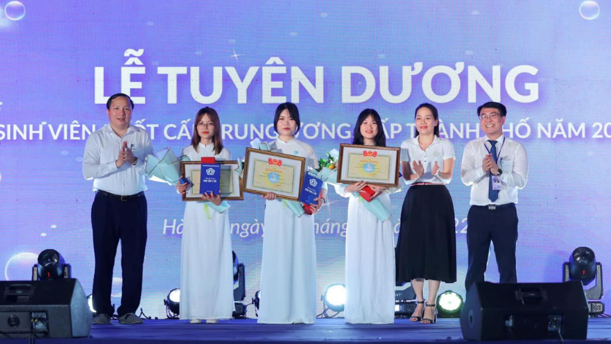 Cử nhân Kế toán theo định hướng nghề nghiệp POHE