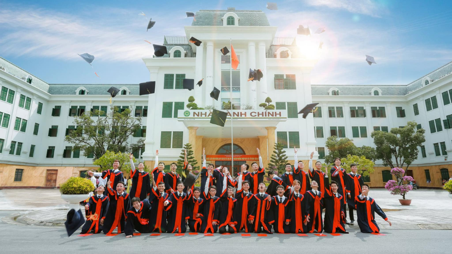 Cử nhân Xã hội học